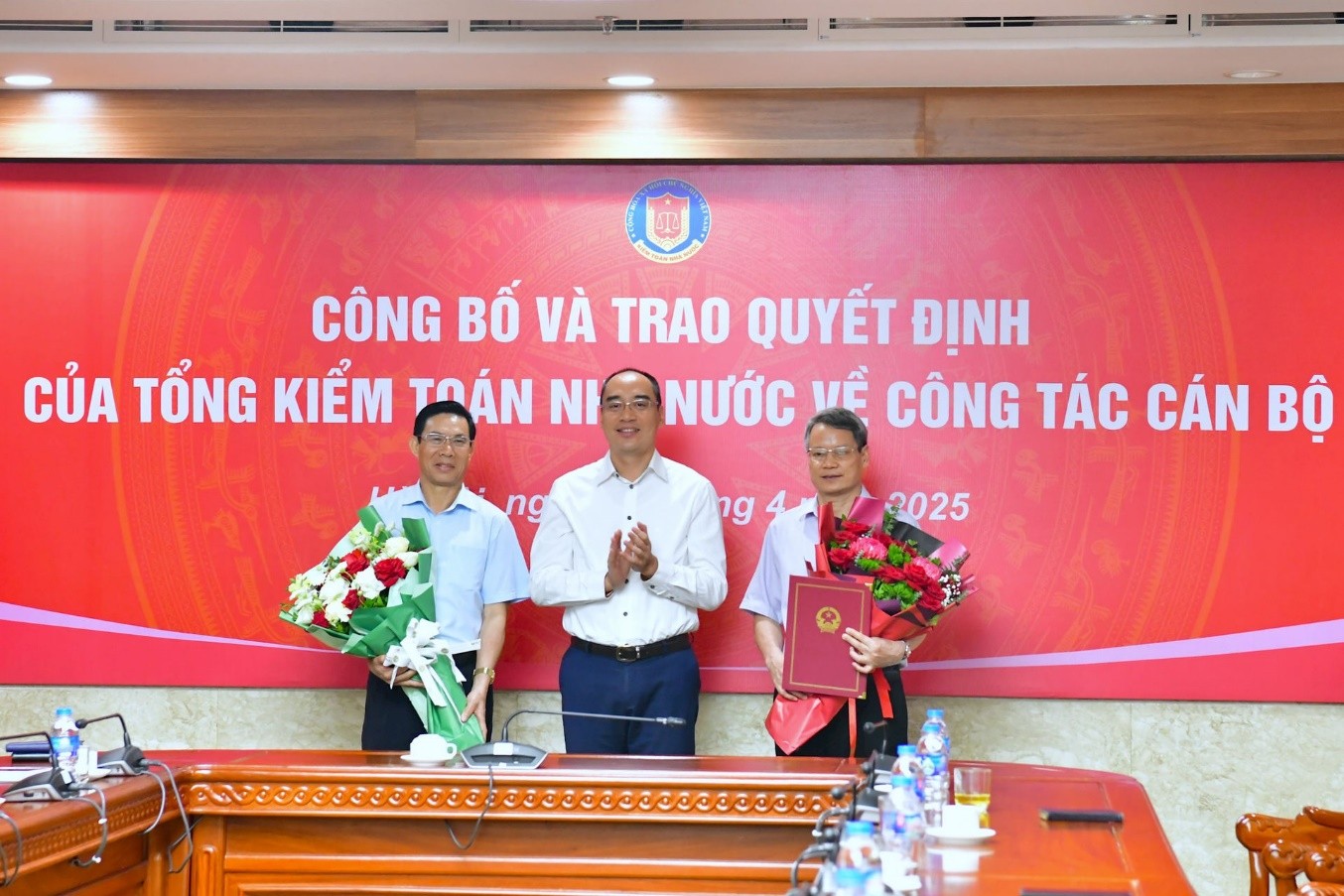 Trao Quyết định nghỉ hưu trước tuổi cho hai Phó Giám đốc Trường Đào tạo và Bồi dưỡng nghiệp vụ kiểm toán